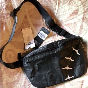 Aloha Collection, Iwa bird, splash proof, hip pack